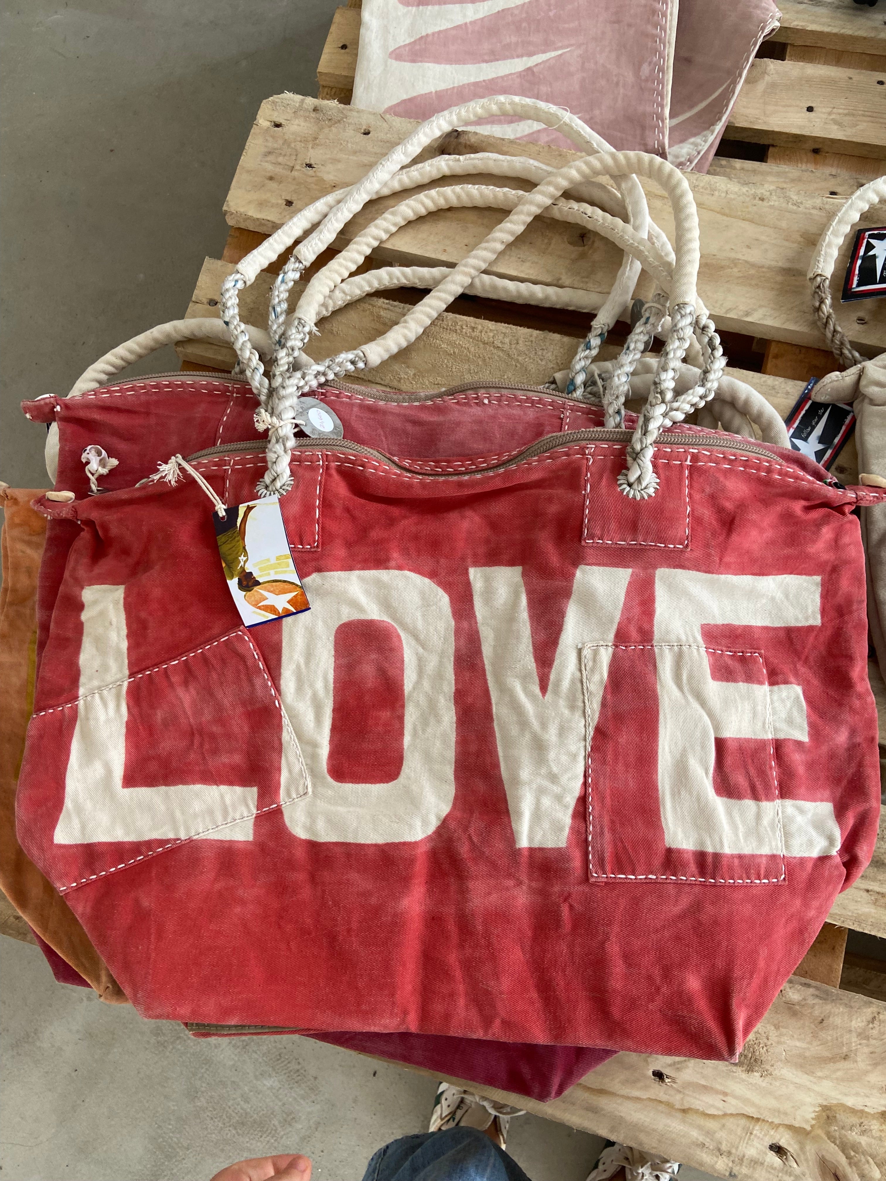 Alilamu Medium Tanga Bag